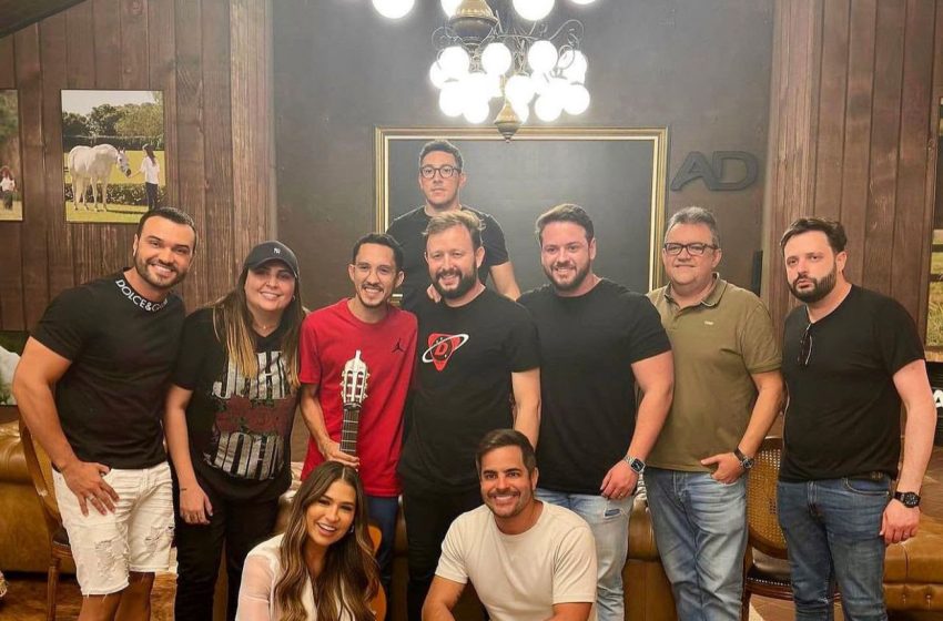 Simone Mendes inicia preparação de novo DVD com música inéditas