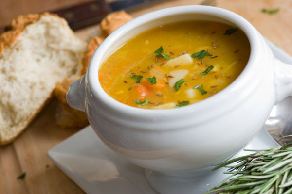 Sopas funcionais e saborosas para aquecer o inverno com saúde