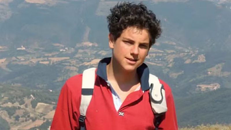 Carlo Acutis: o primeiro santo millennial canonizado hoje pelo Papa Leão XIV
