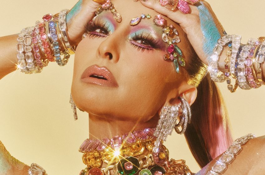  Mais de 3 mil cristais e inspiração brasileira: Sabrina Sato surge como “Aquarela” em look exclusivo da Swarovski